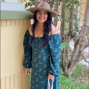 Meet your Posher, Becky